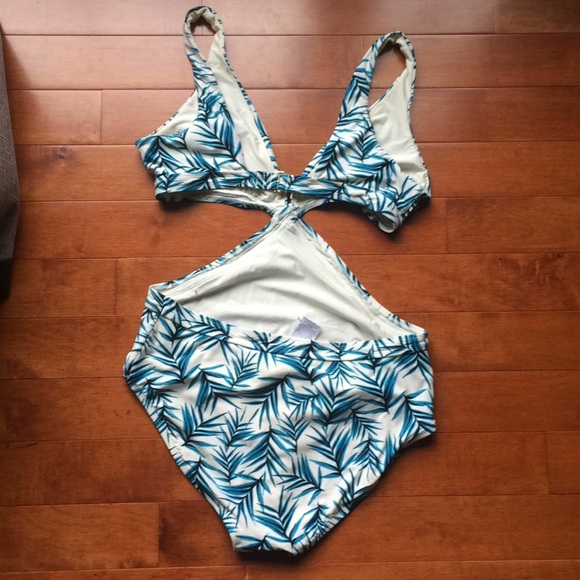 Shade & Shore bathing suit - Picture 4 of 8